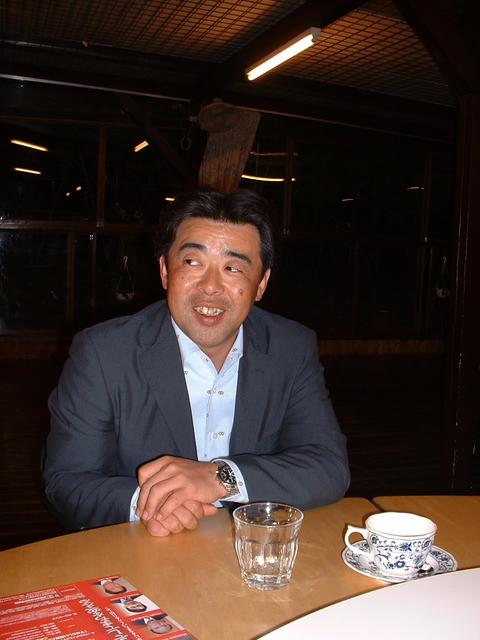 �бļԤȤ��ƼҰ��˻פ��������뤳�Ȥ��񤷤�